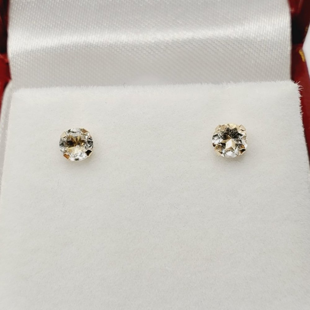 14K Yellow Gold Genuine White Topaz 4x4mm stud Earrings